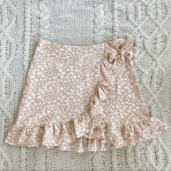 SHEIN Dresses & Skirts - Floral Flowy Skirt